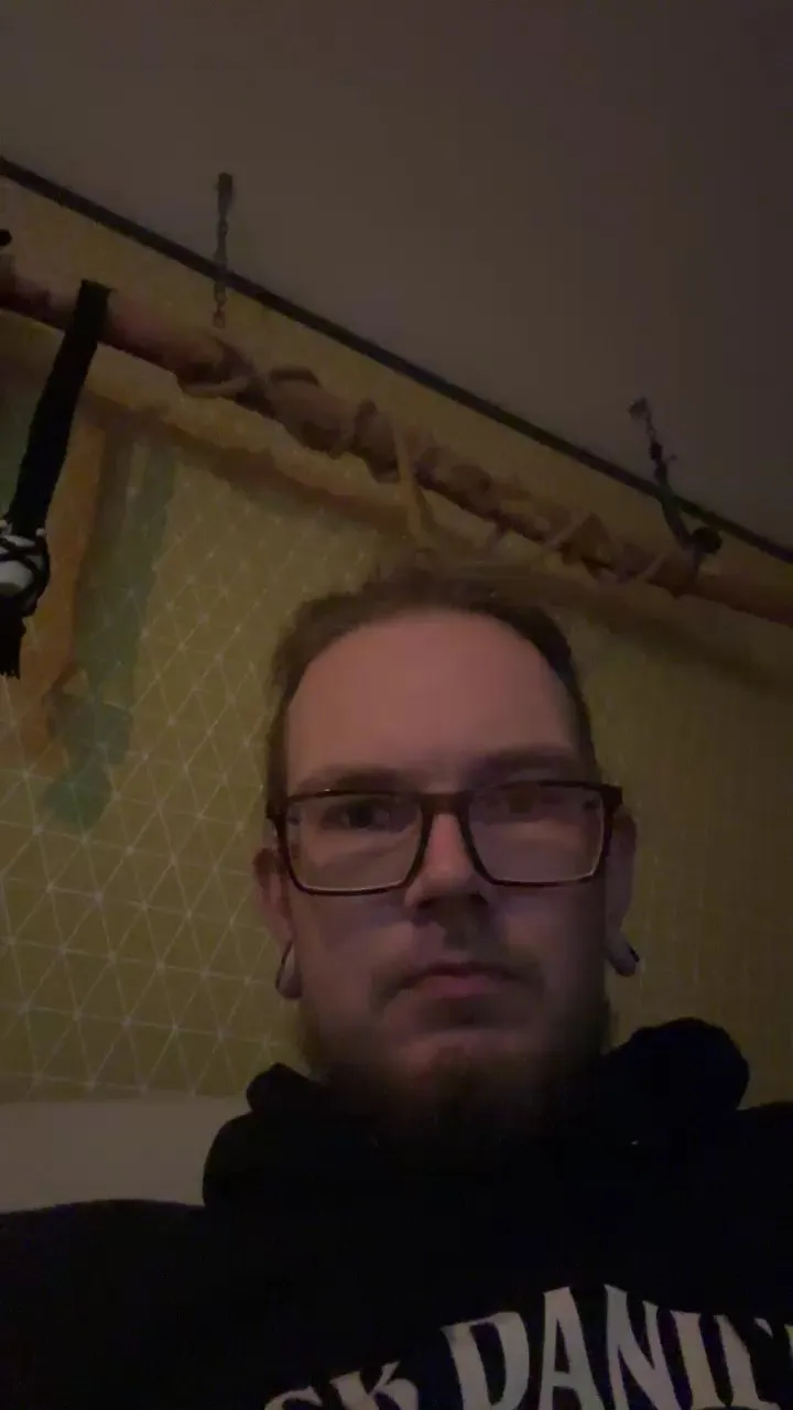 Offline Henklange on Cam4