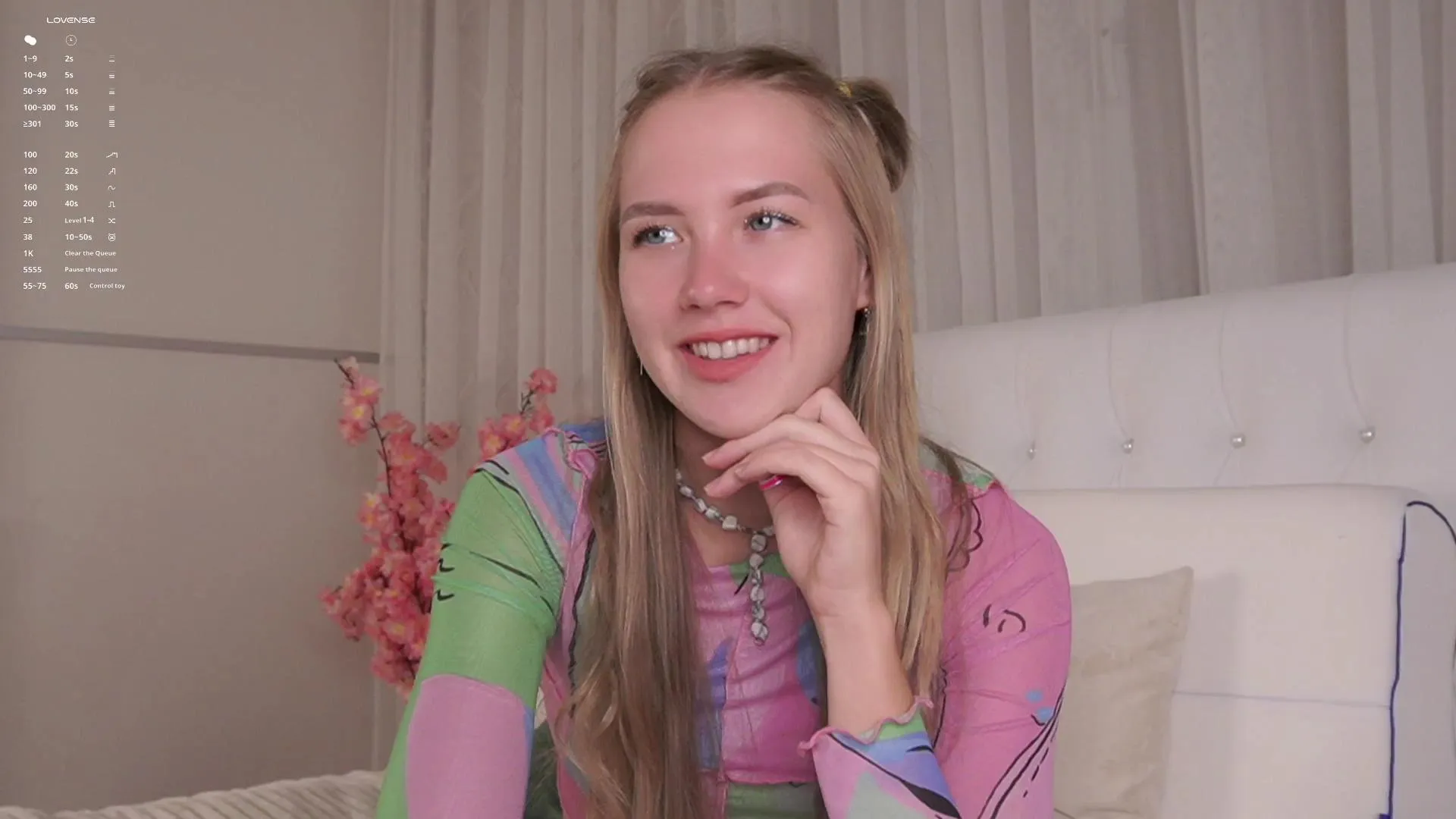 Offline HolliTerre on Cam4