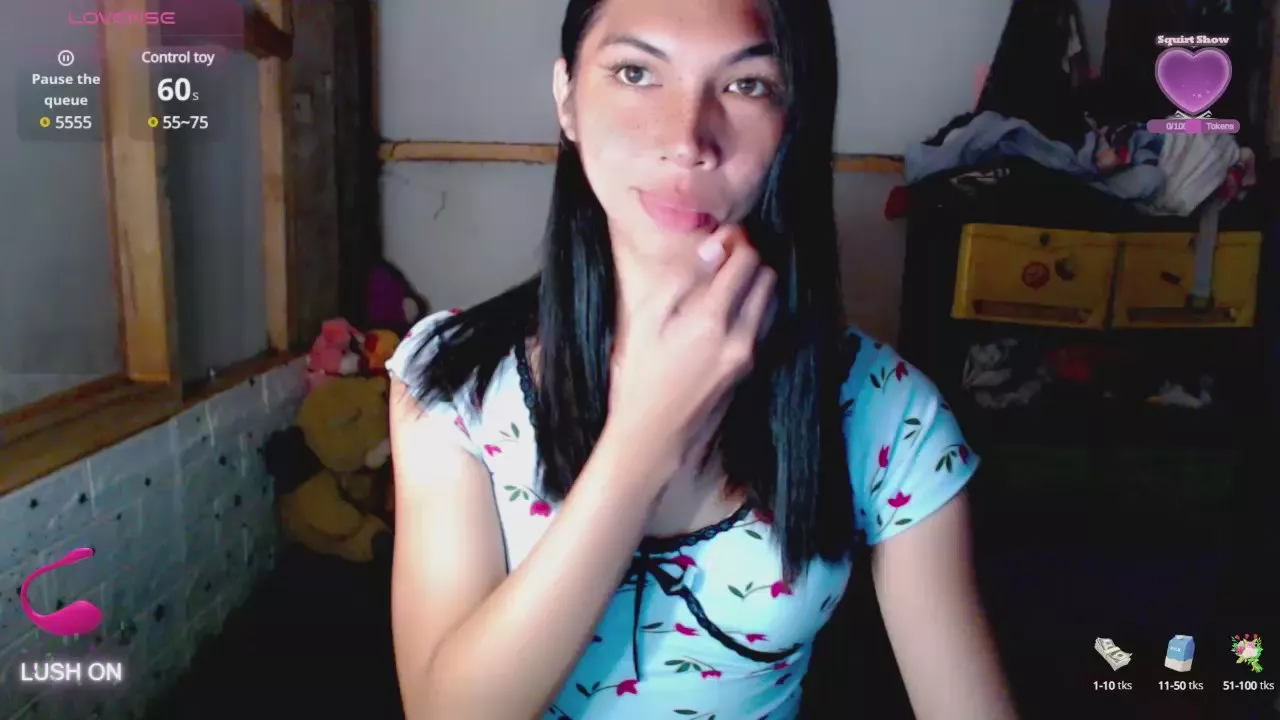 Offline HolyBunny_ on Cam4