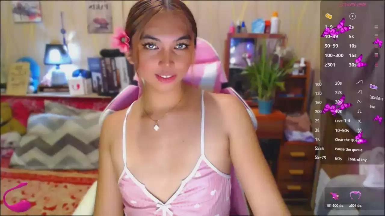 Offline HolyBunny_ on Cam4