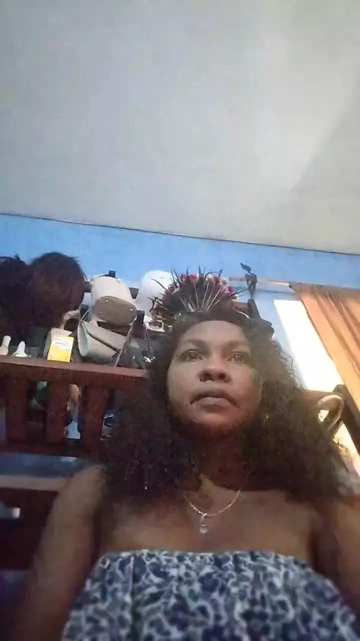 Offline hornessa1 on Cam4