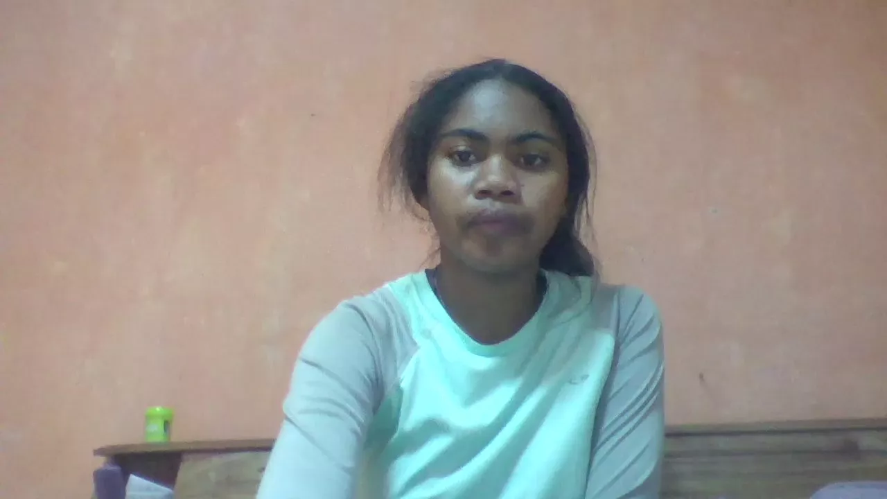 Offline hornessa1 on Cam4