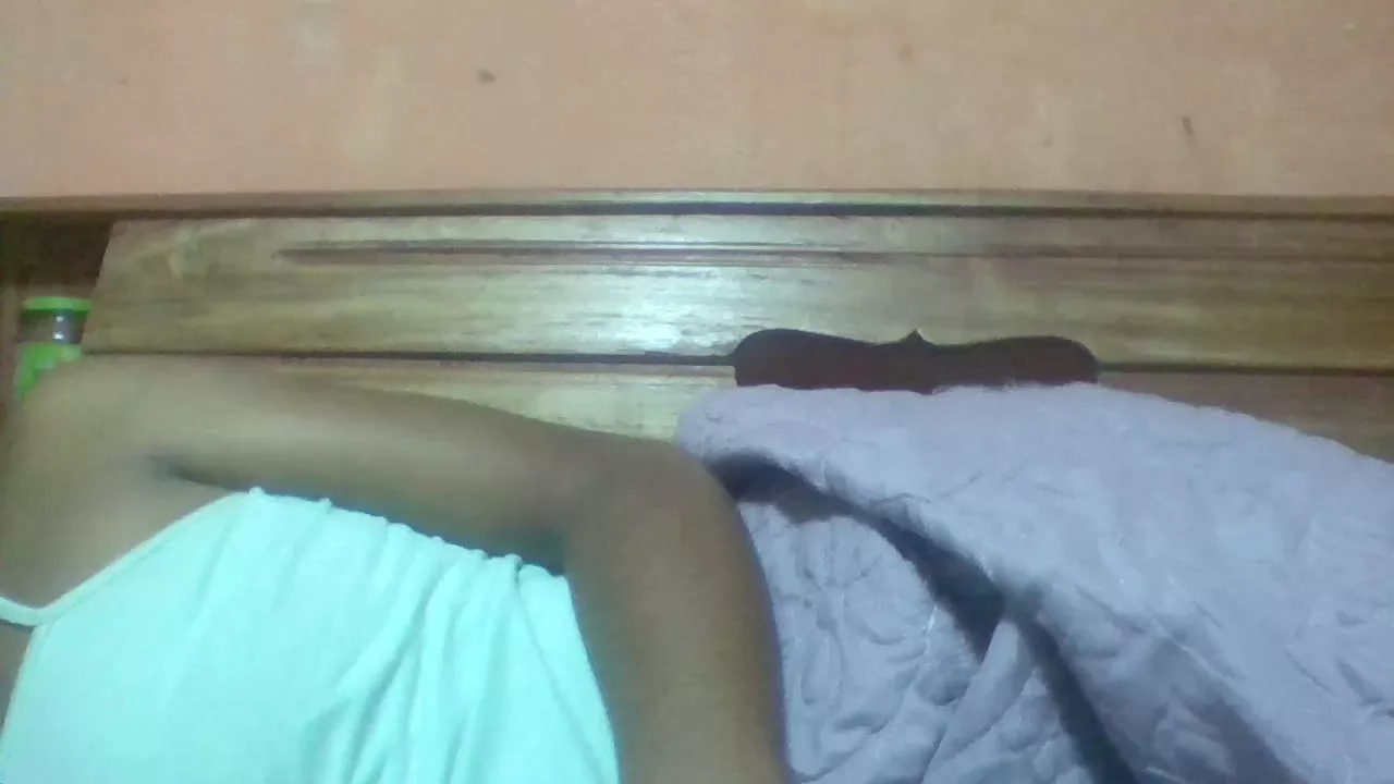 Offline hornessa1 on Cam4