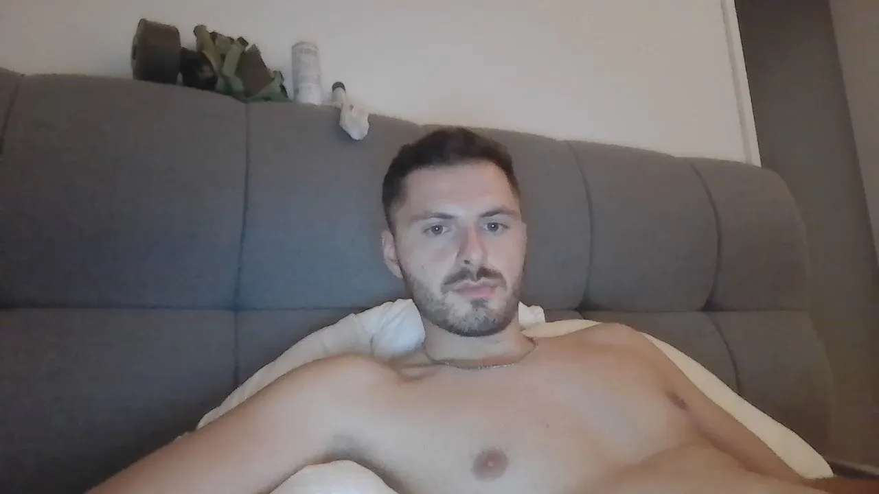 Offline hornyboy20000 on Cam4