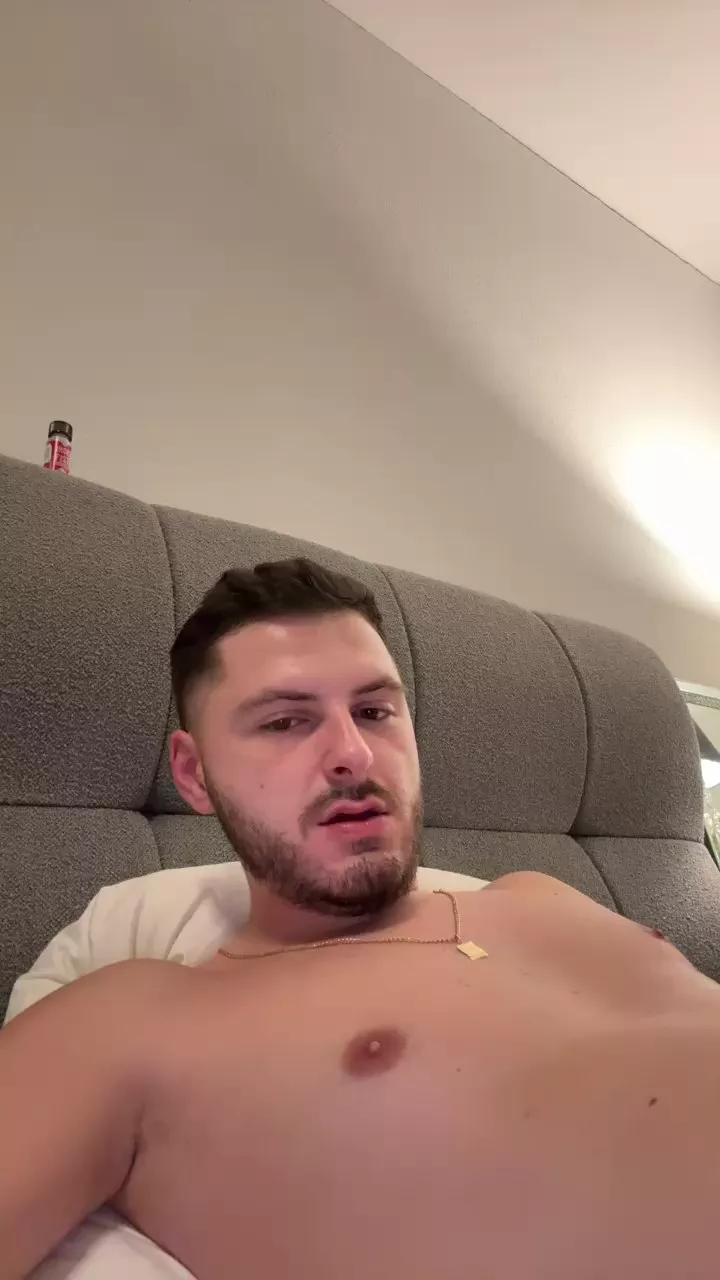 Offline hornyboy20000 on Cam4