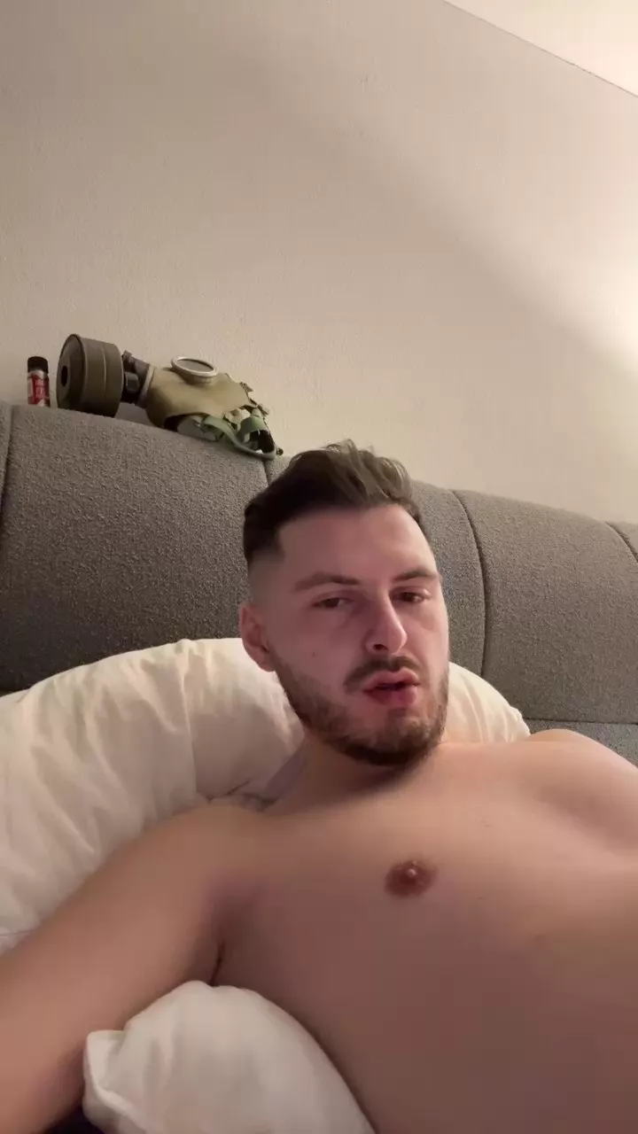 Offline hornyboy20000 on Cam4