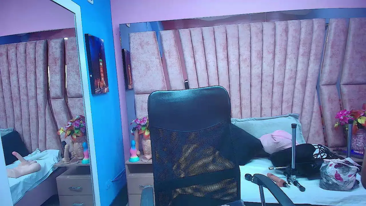 Freechat hornyskinny26 on Cam4