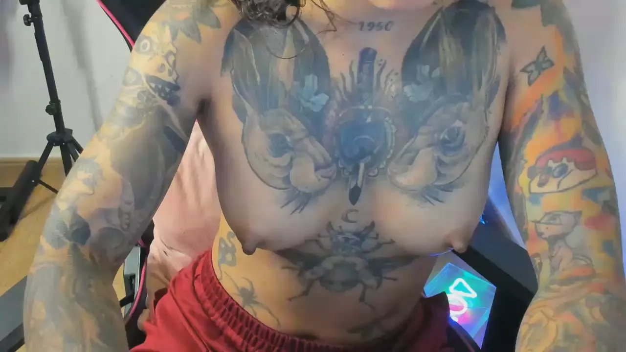 Offline Hot_ama on Cam4