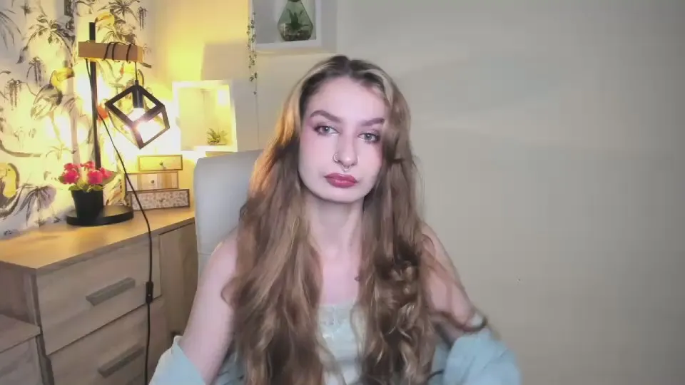 Offline Hot_Nina19 on Cam4