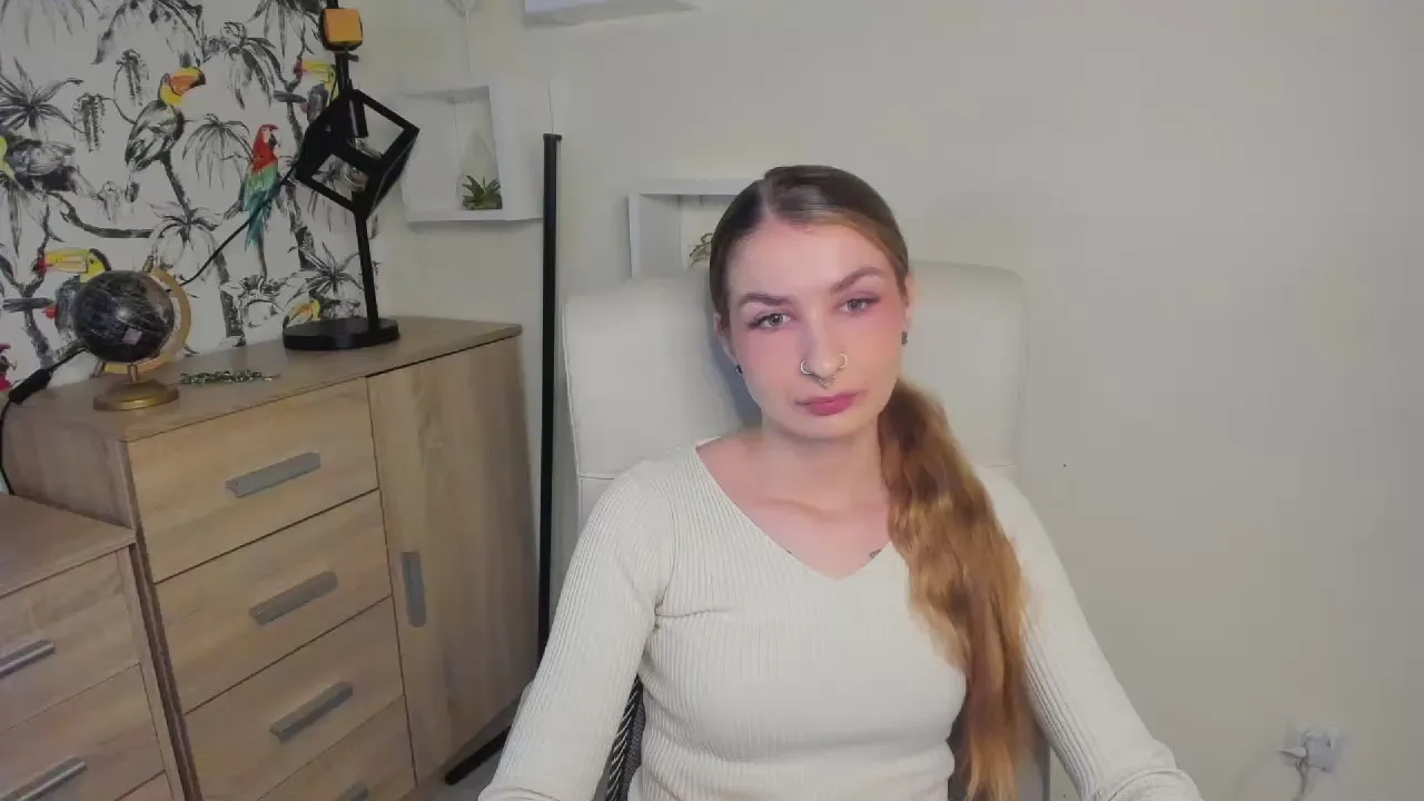 Offline Hot_Nina19 on Cam4