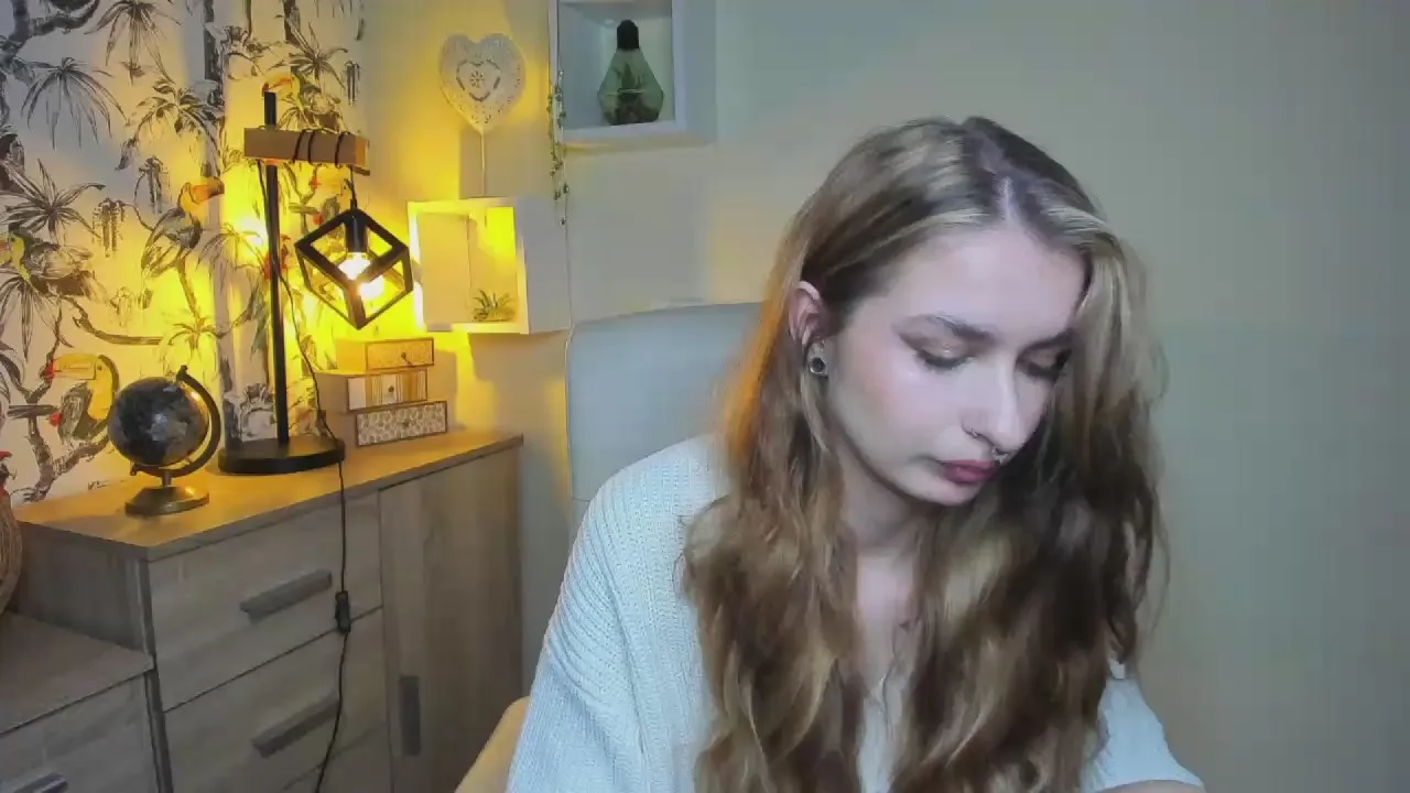 Offline Hot_Nina19 on Cam4