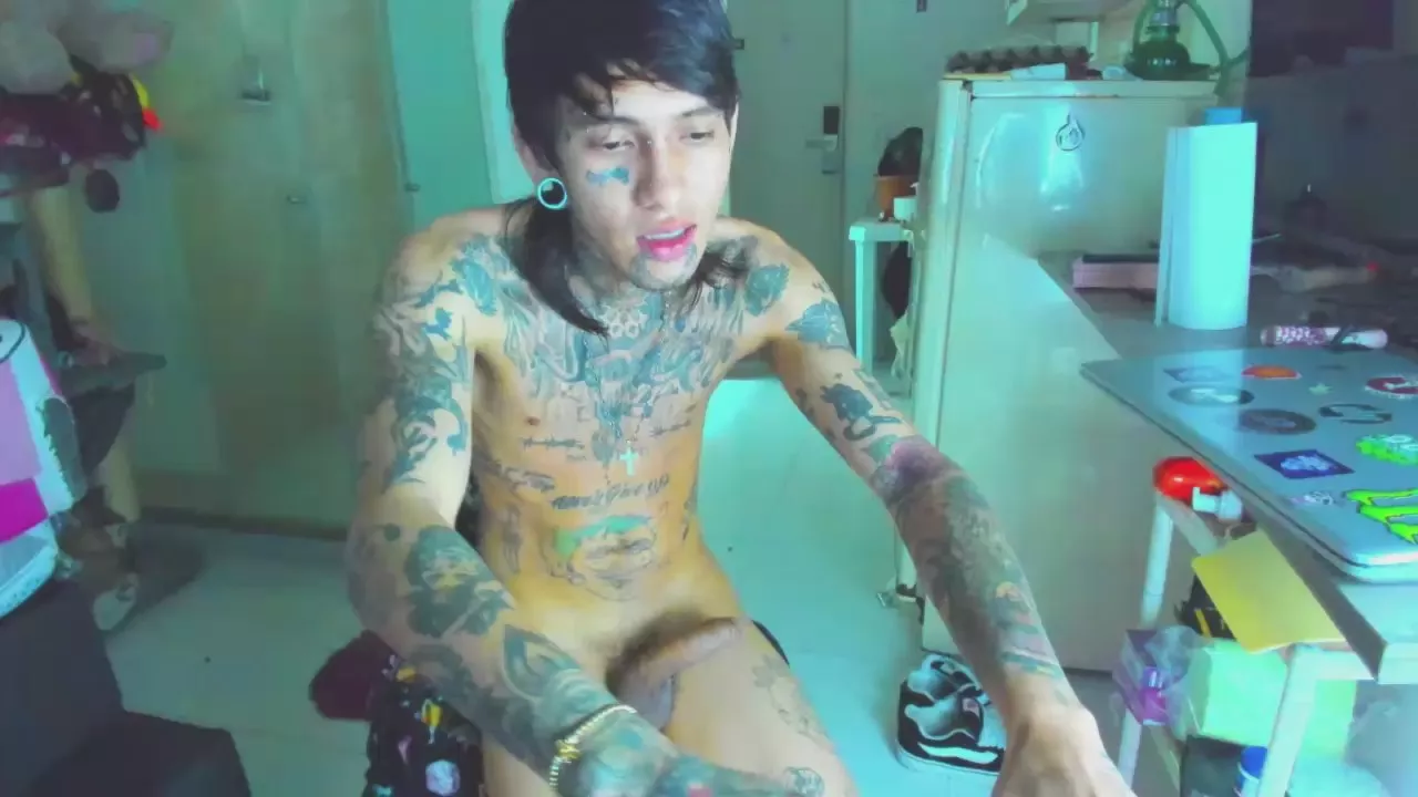 Freechat Hot_tattoo_ on Cam4