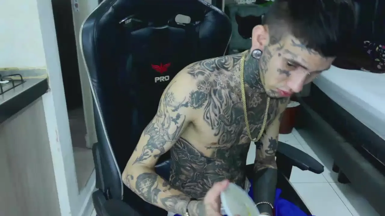 Freechat Hot_tattoo_ on Cam4