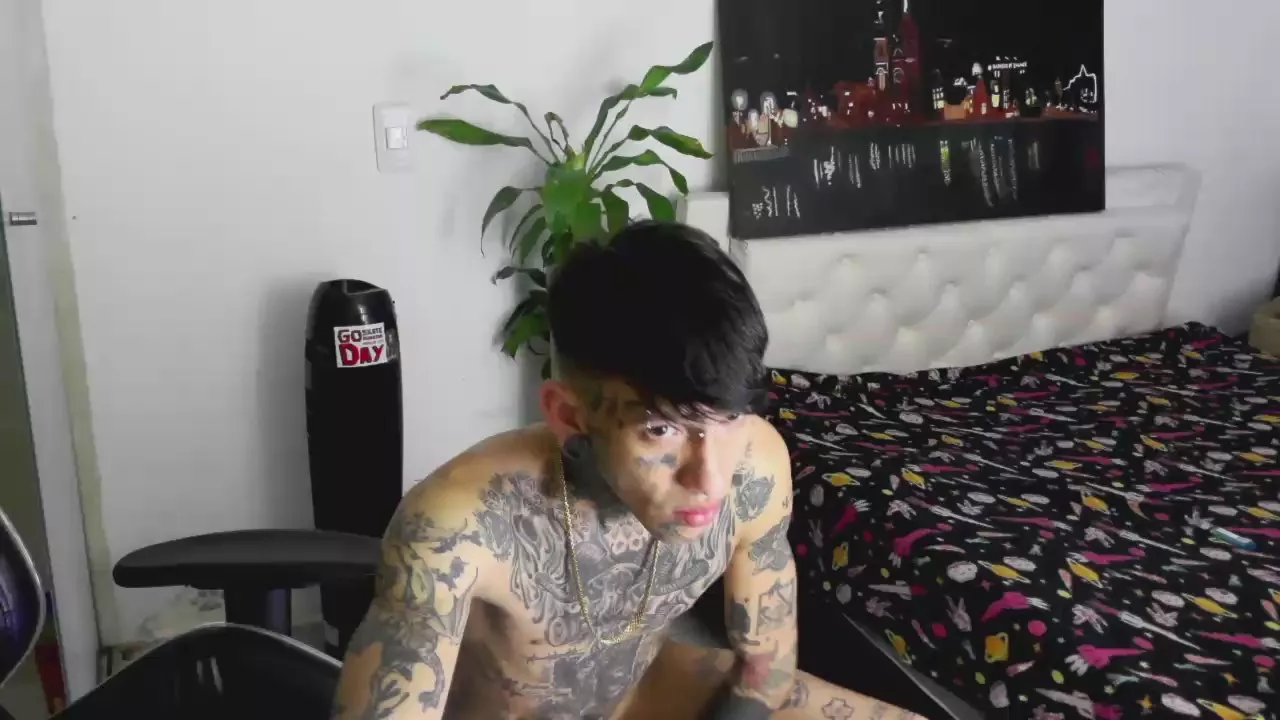 Freechat Hot_tattoo_ on Cam4