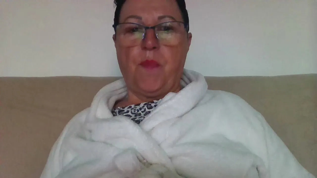 Freechat hotangelt on Cam4