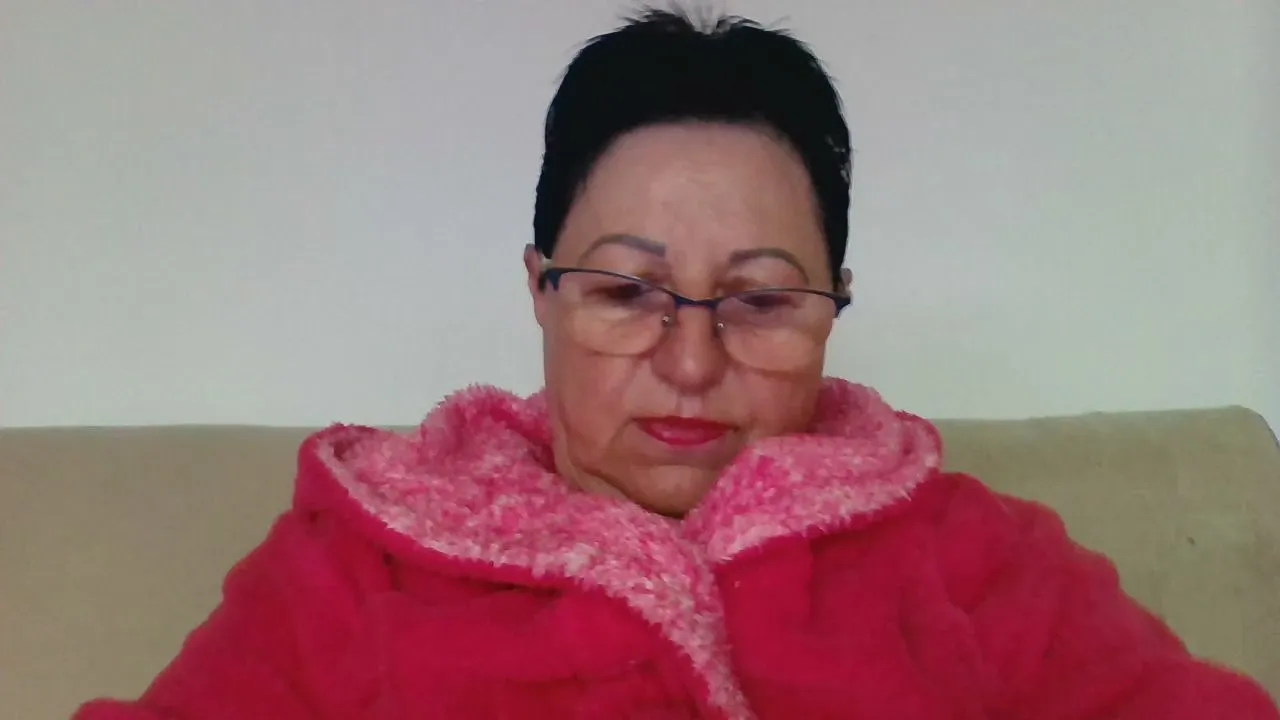 Freechat hotangelt on Cam4