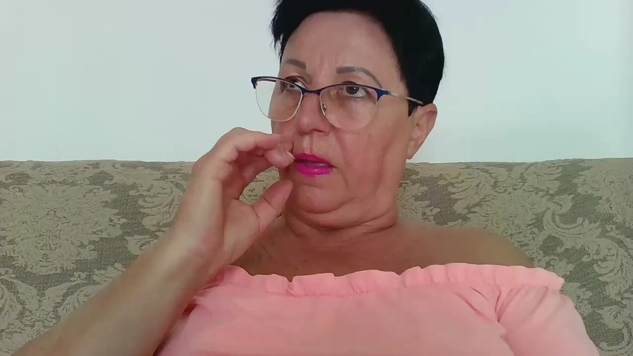 Freechat hotangelt on Cam4