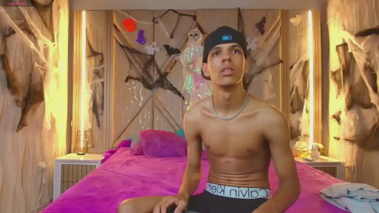 Offline Hotcouple_222 on Cam4