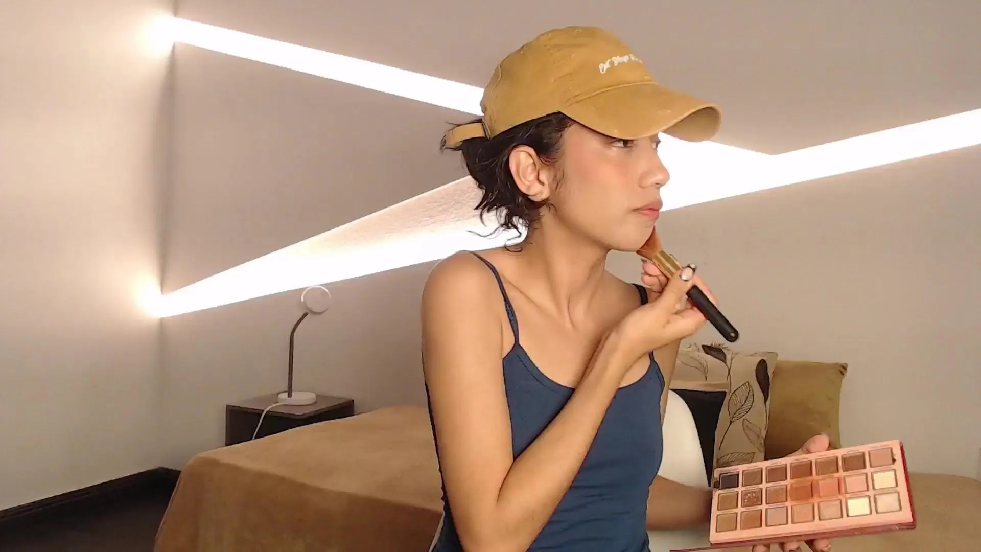 Offline Hotlittlekitty1 on Cam4