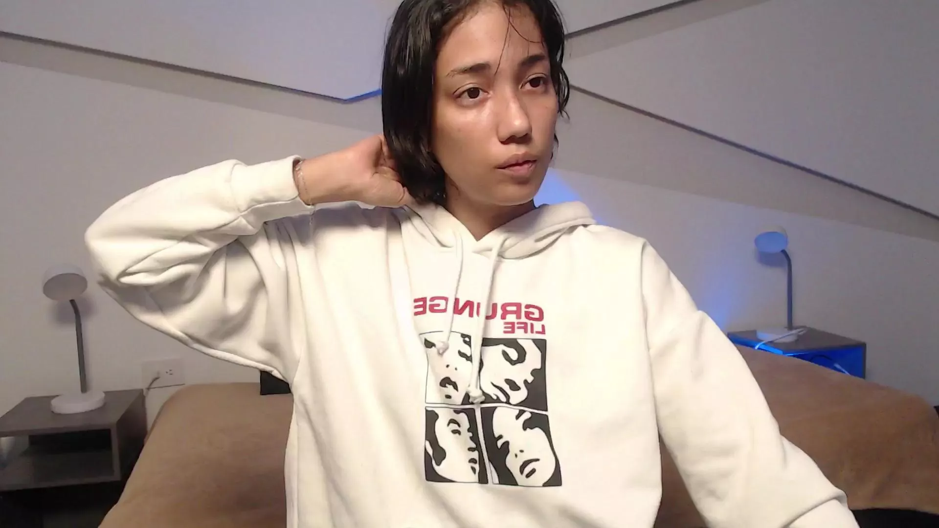 Offline Hotlittlekitty1 on Cam4