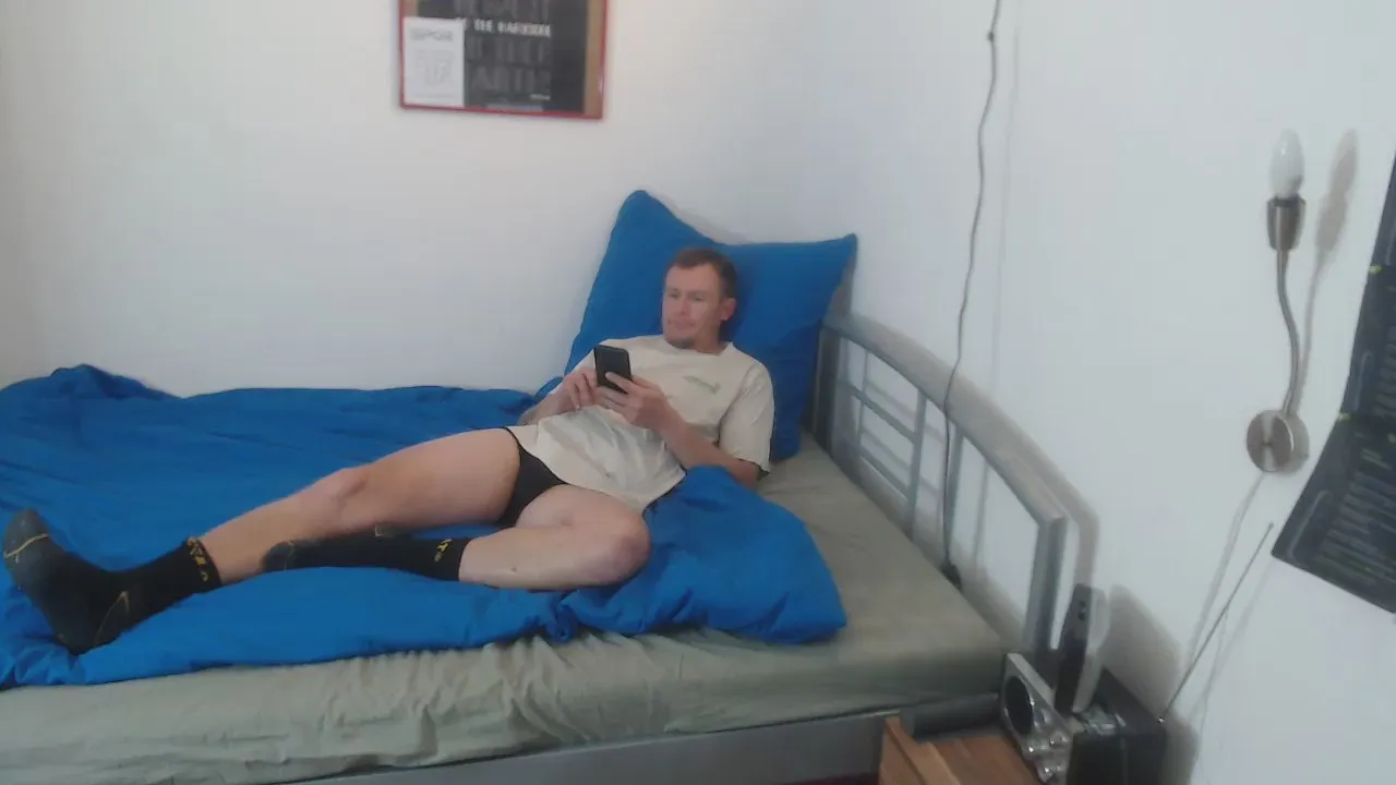 Offline Hotloversax06 on Cam4