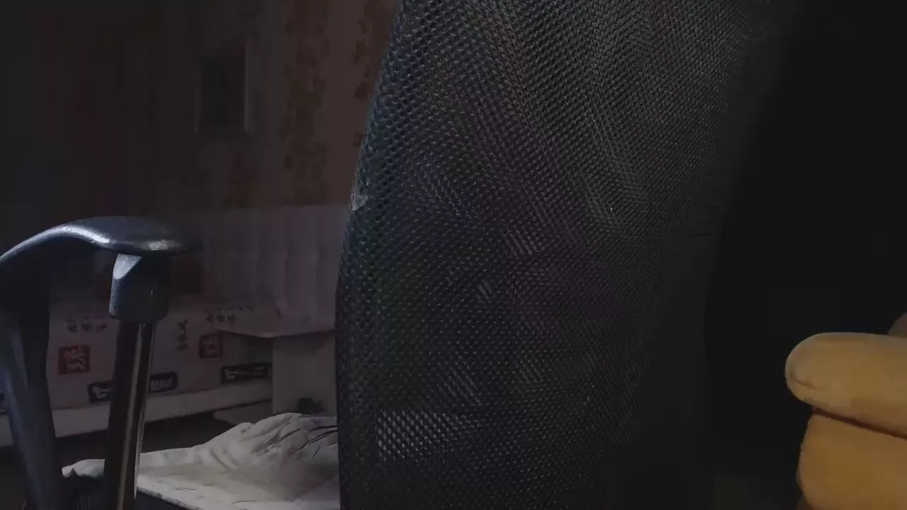 Offline hotstudnextdoor on Cam4