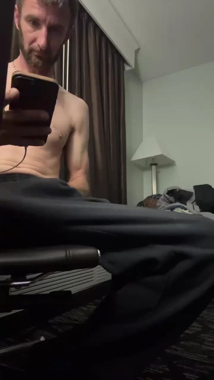 Offline HungStud42069 on Cam4