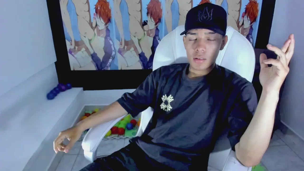 Offline Hunter_Booy on Cam4