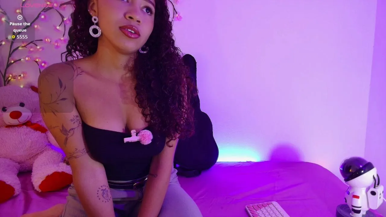 Offline Iammeloddy777 on Cam4