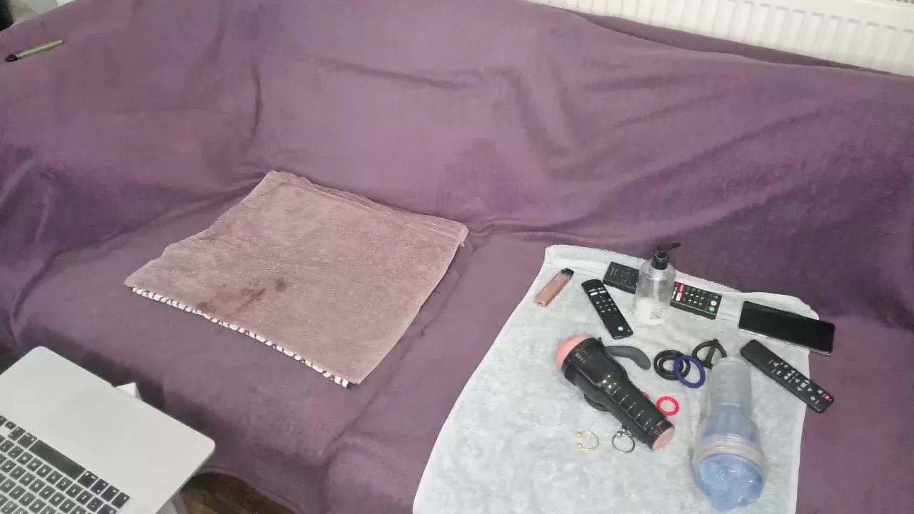 Offline indian_exhibit5 on Cam4