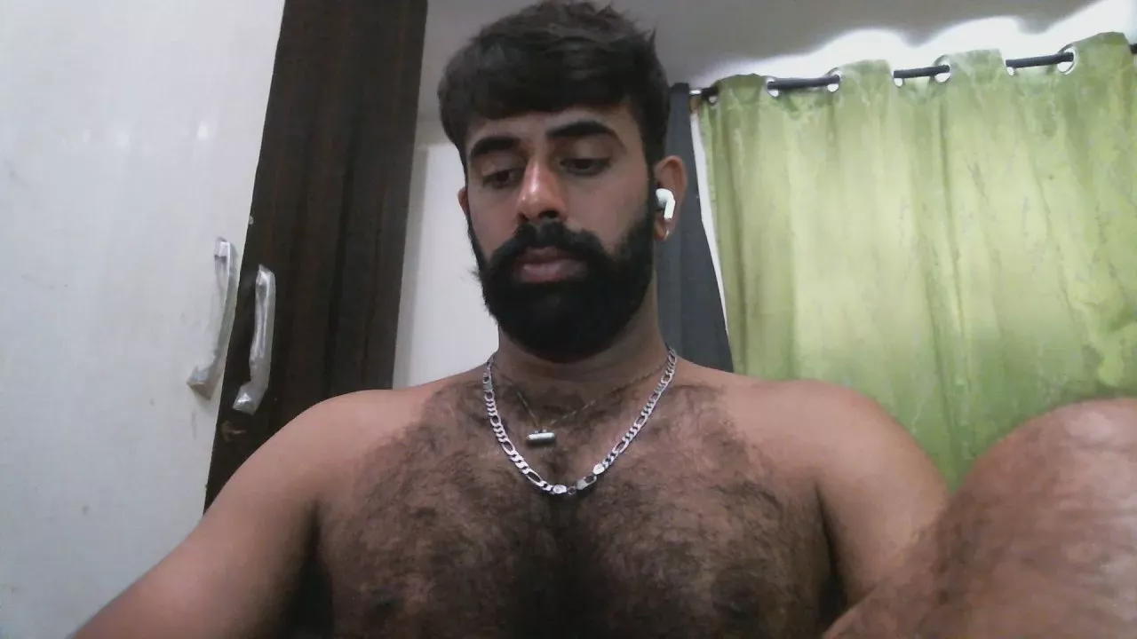 Offline Indiankinghairy on Cam4