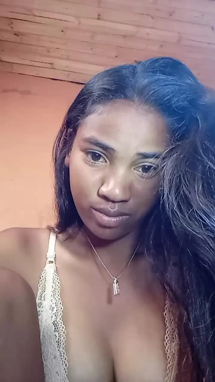 Offline Irinah01 on Cam4