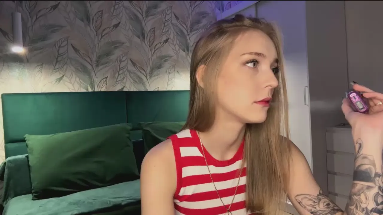 Offline IrisAlimento on Cam4