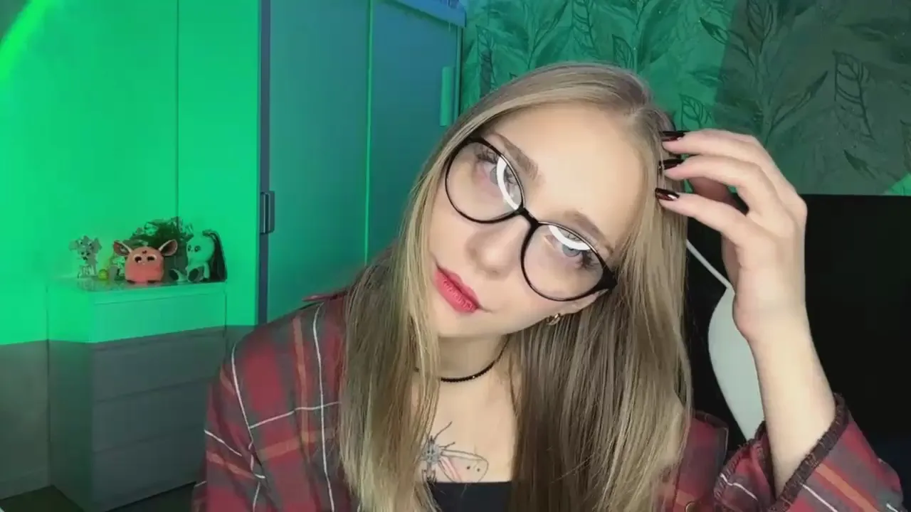 Offline IrisAlimento on Cam4