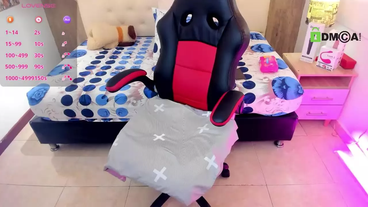 Offline Italy__boobs on Cam4