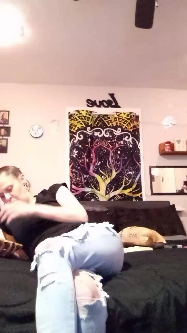 Offline ittybitty_sexy on Cam4