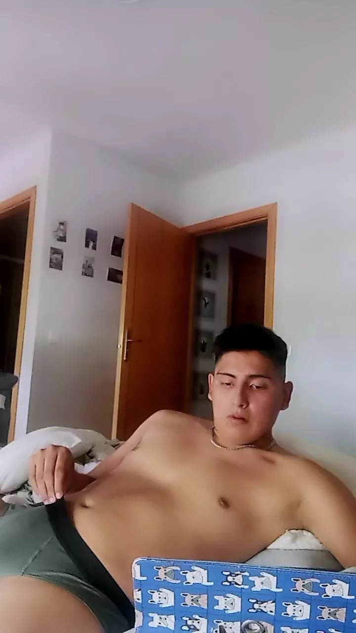 Offline James25nava on Cam4