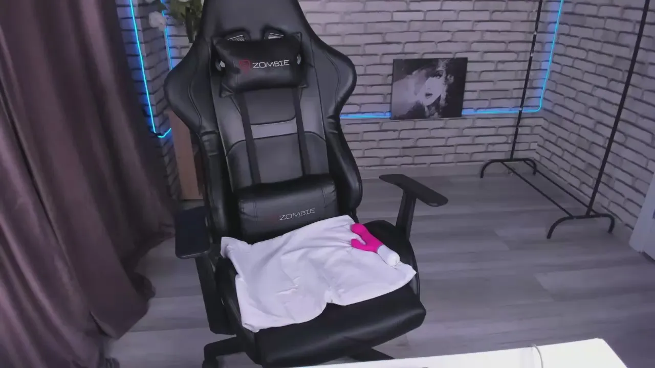 Offline Jane_Broks on Cam4