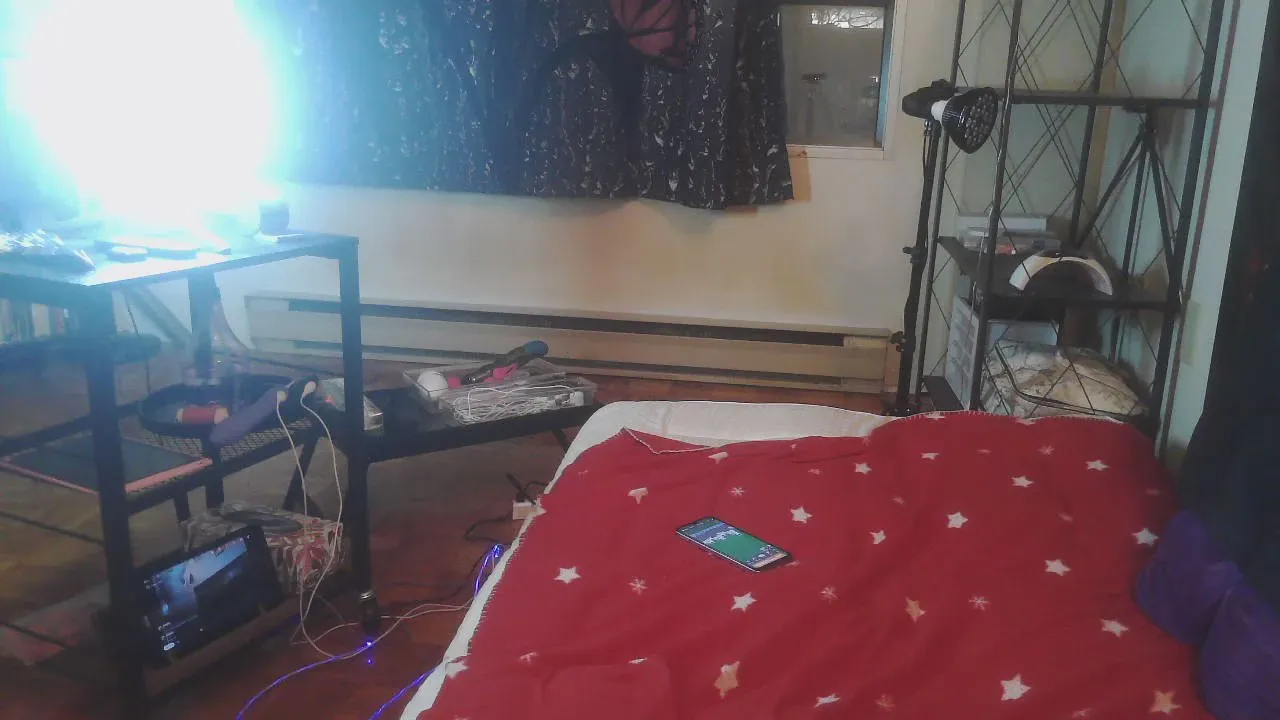 Freechat JANININA on Cam4