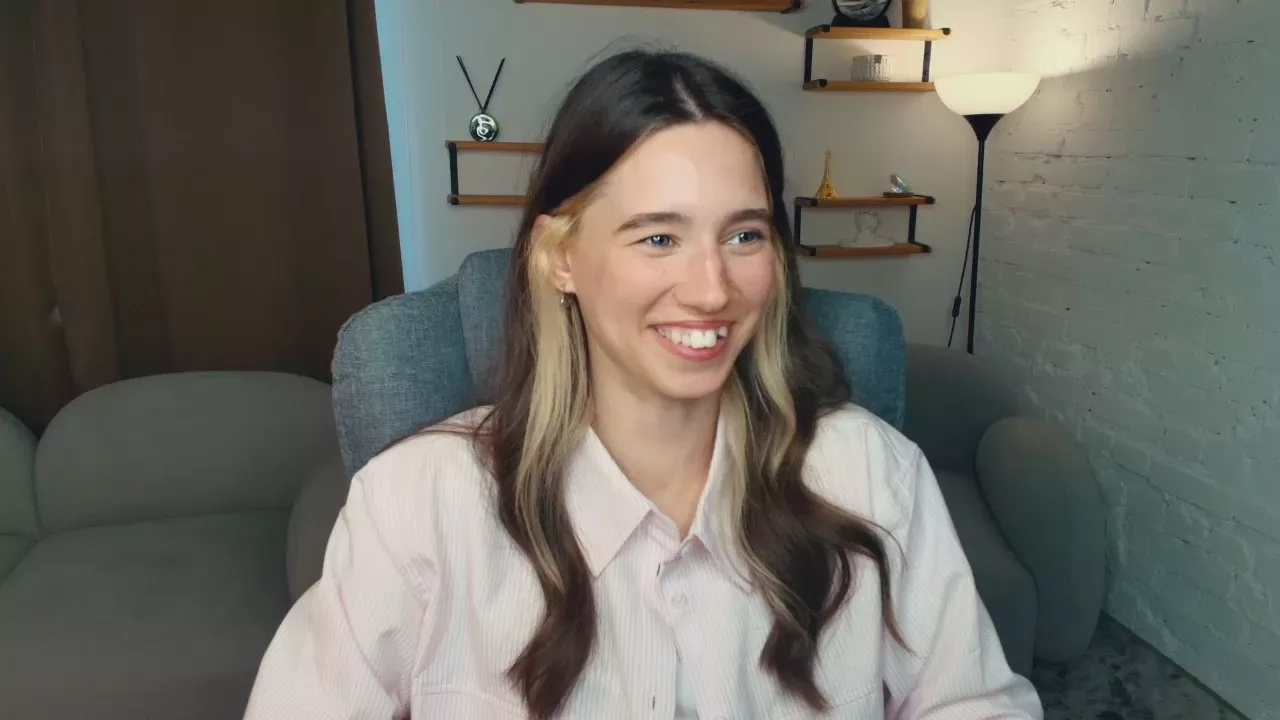 Offline JayneFurness on Cam4