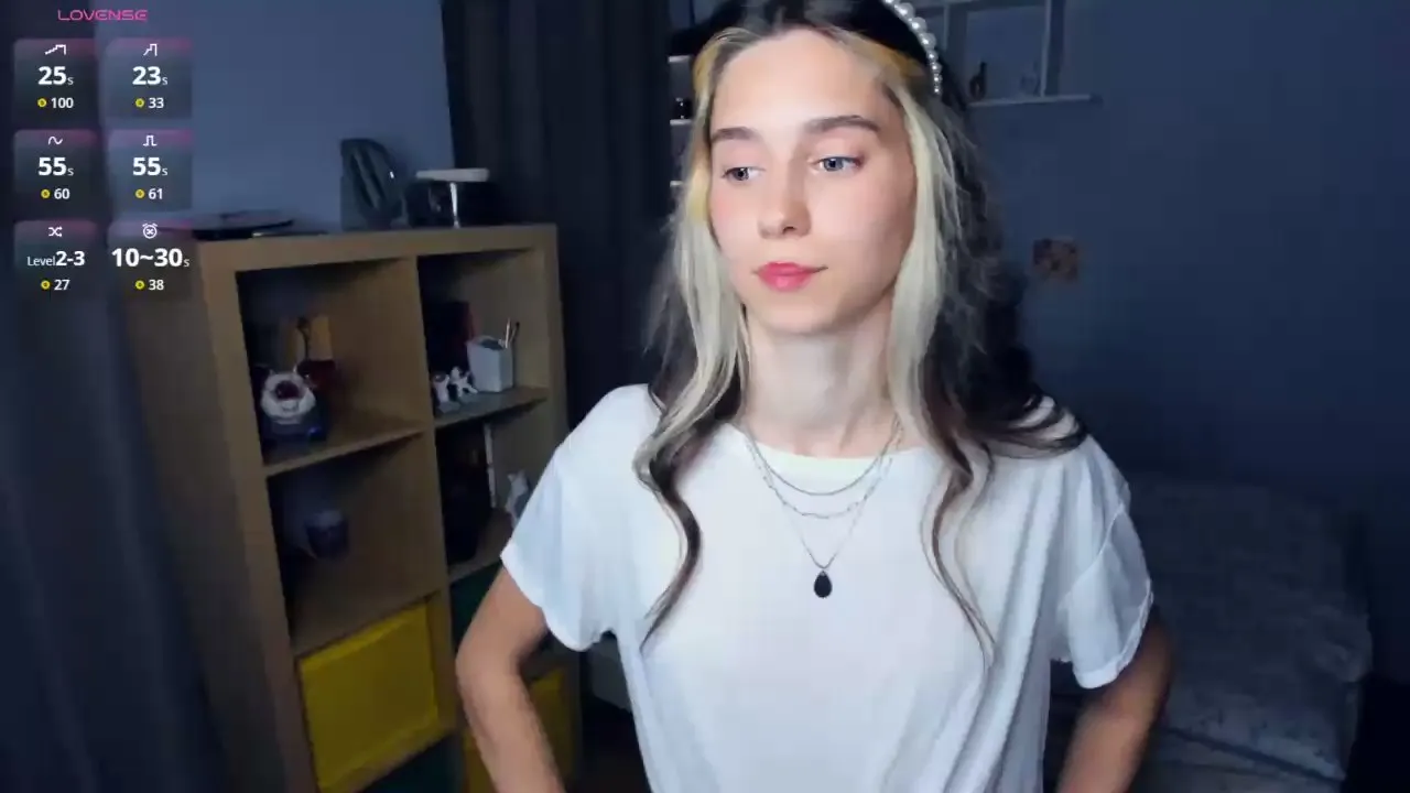 Offline JayneFurness on Cam4