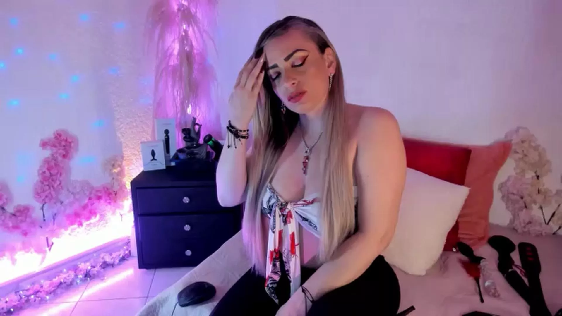 Offline JeaniIneescott on Cam4