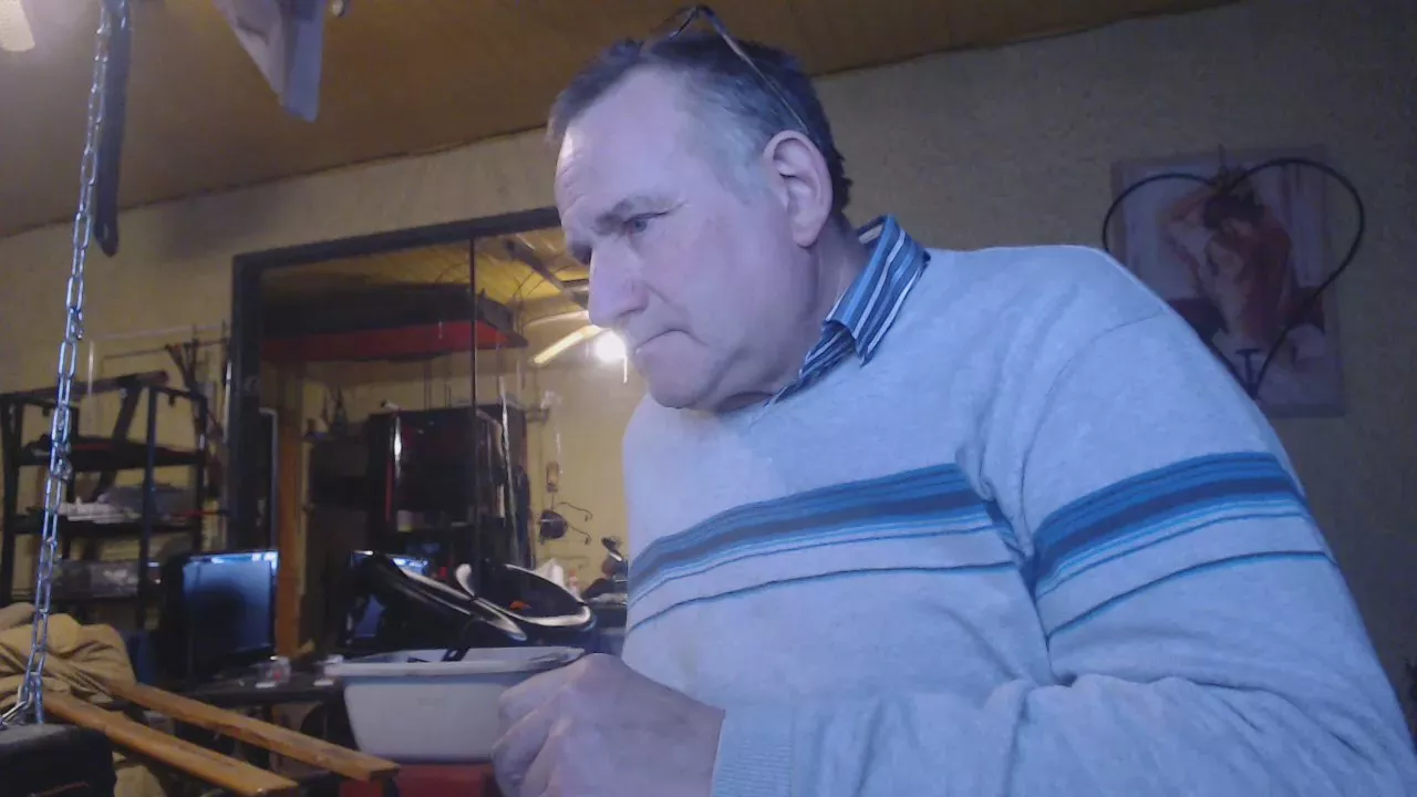 Offline jeanlulu on Cam4