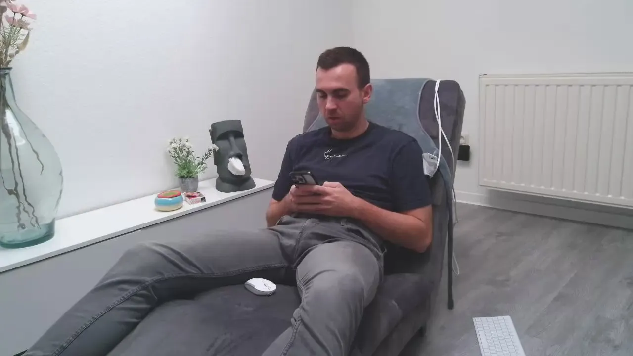 Offline Jeansjunge96 on Cam4