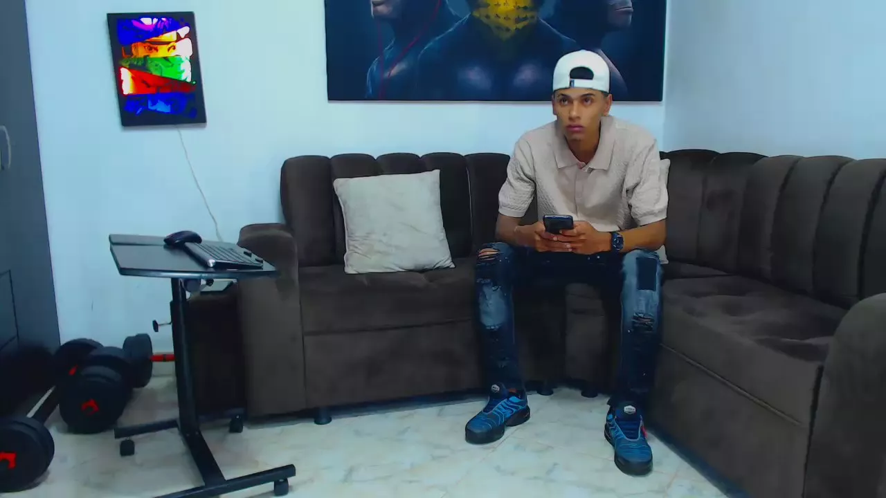 Offline jefferson_horny on Cam4