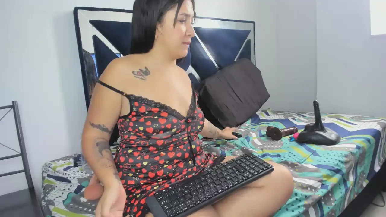 Jenny_Cherryy on Cam4 