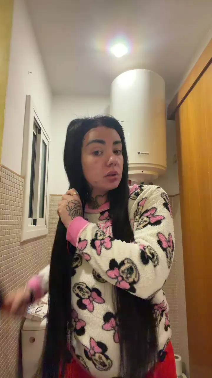 Offline jenytetas69 on Cam4