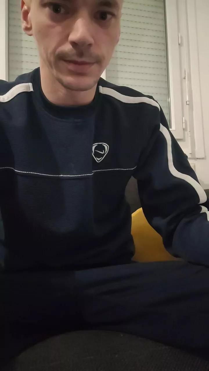 Jerjer42 from Cam4