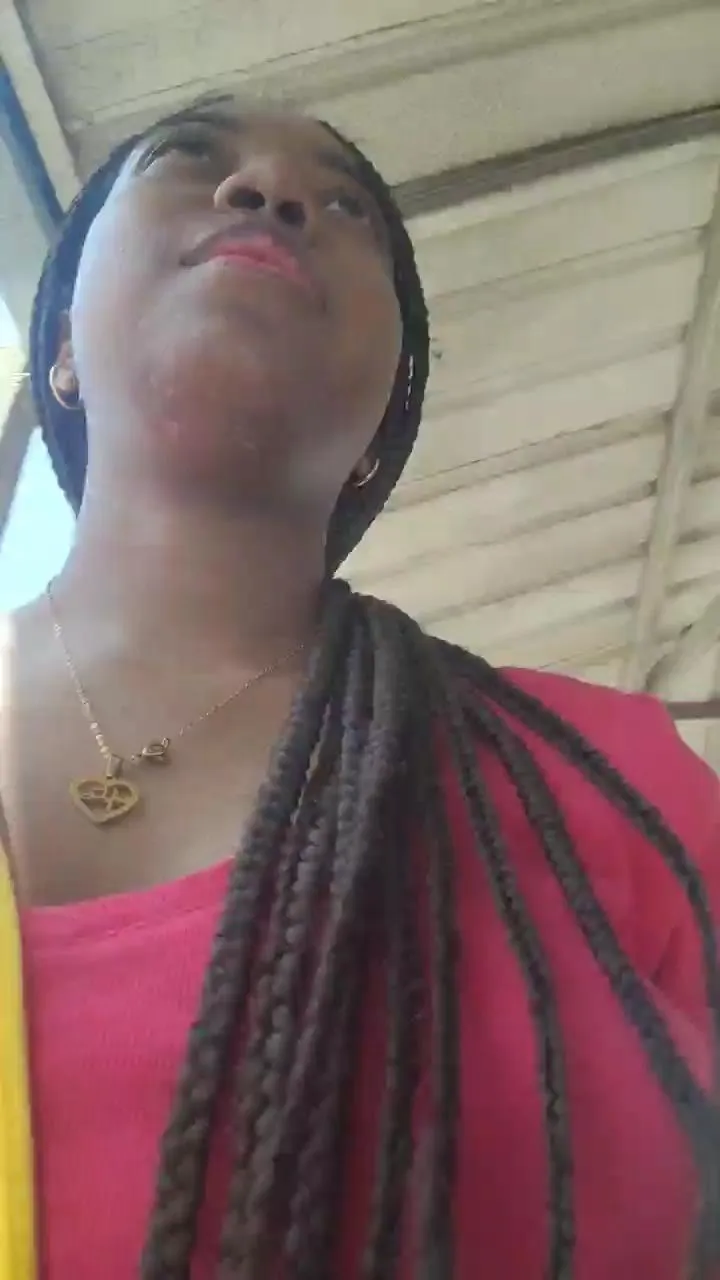 Offline Jessicareyna on Cam4