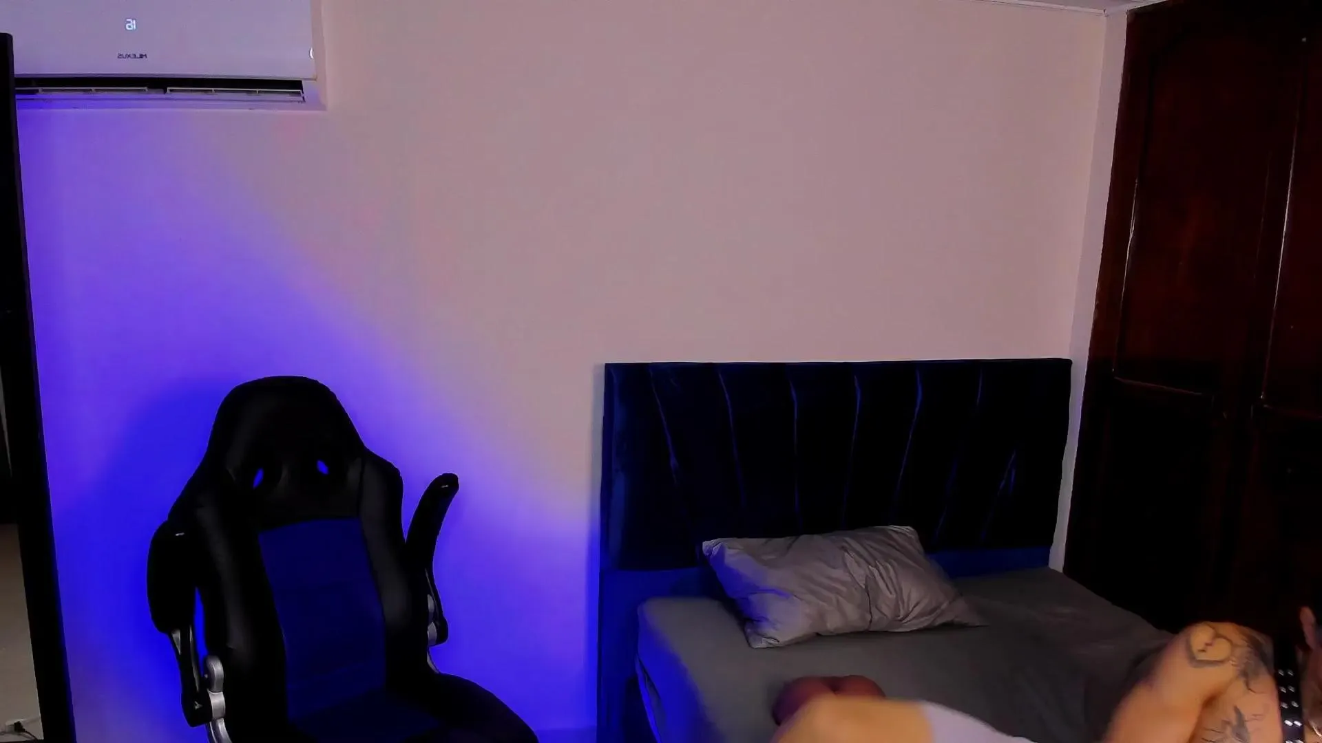 Offline john_mystic1 on Cam4